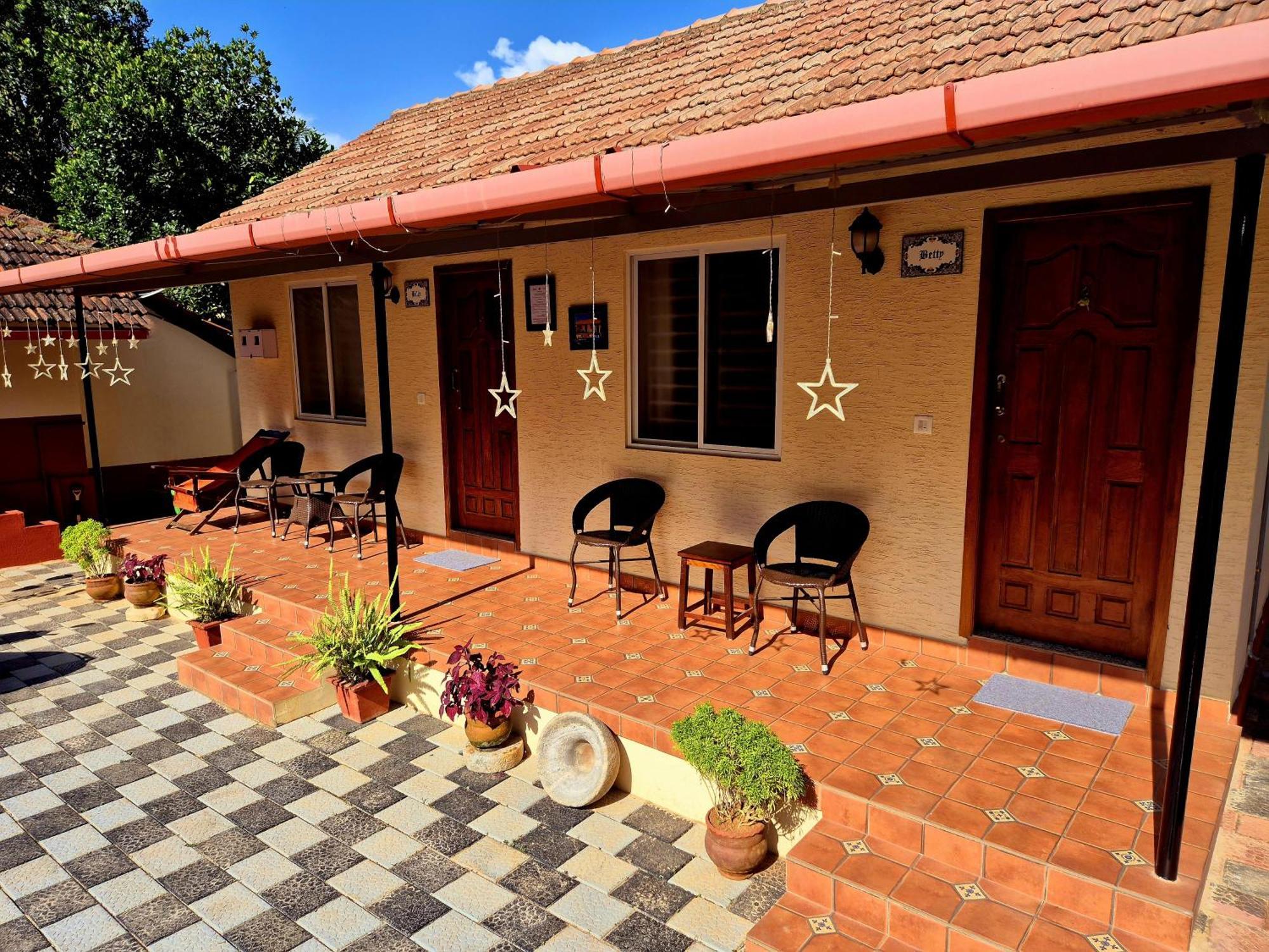 Sunny Smiles Homestay Mangalúr Exteriér fotografie